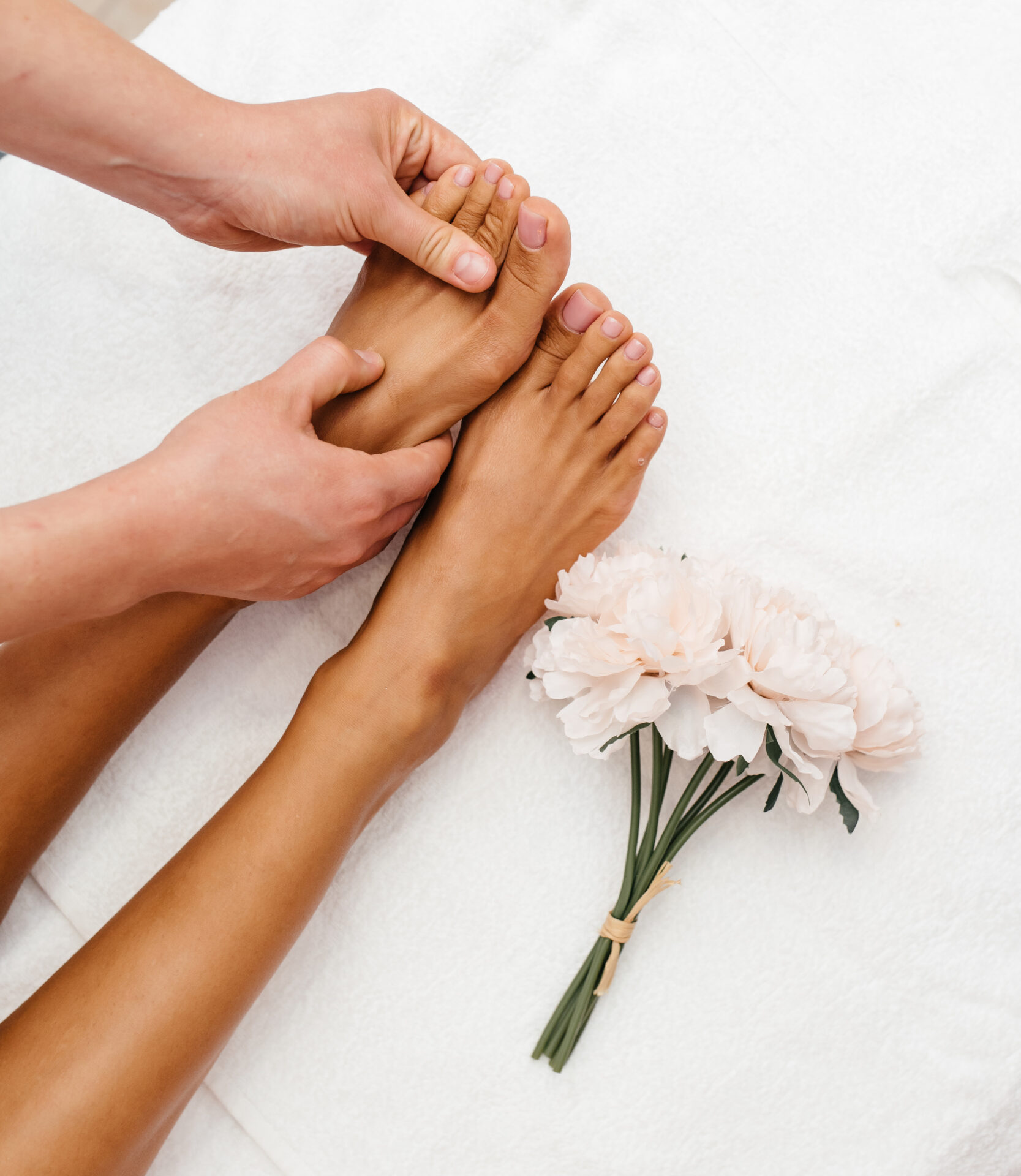 Massage des pieds au Institut Casarosa pour le bien-être et la beauté.